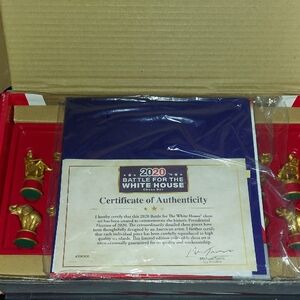 2020 Battle for the White House Chess Set